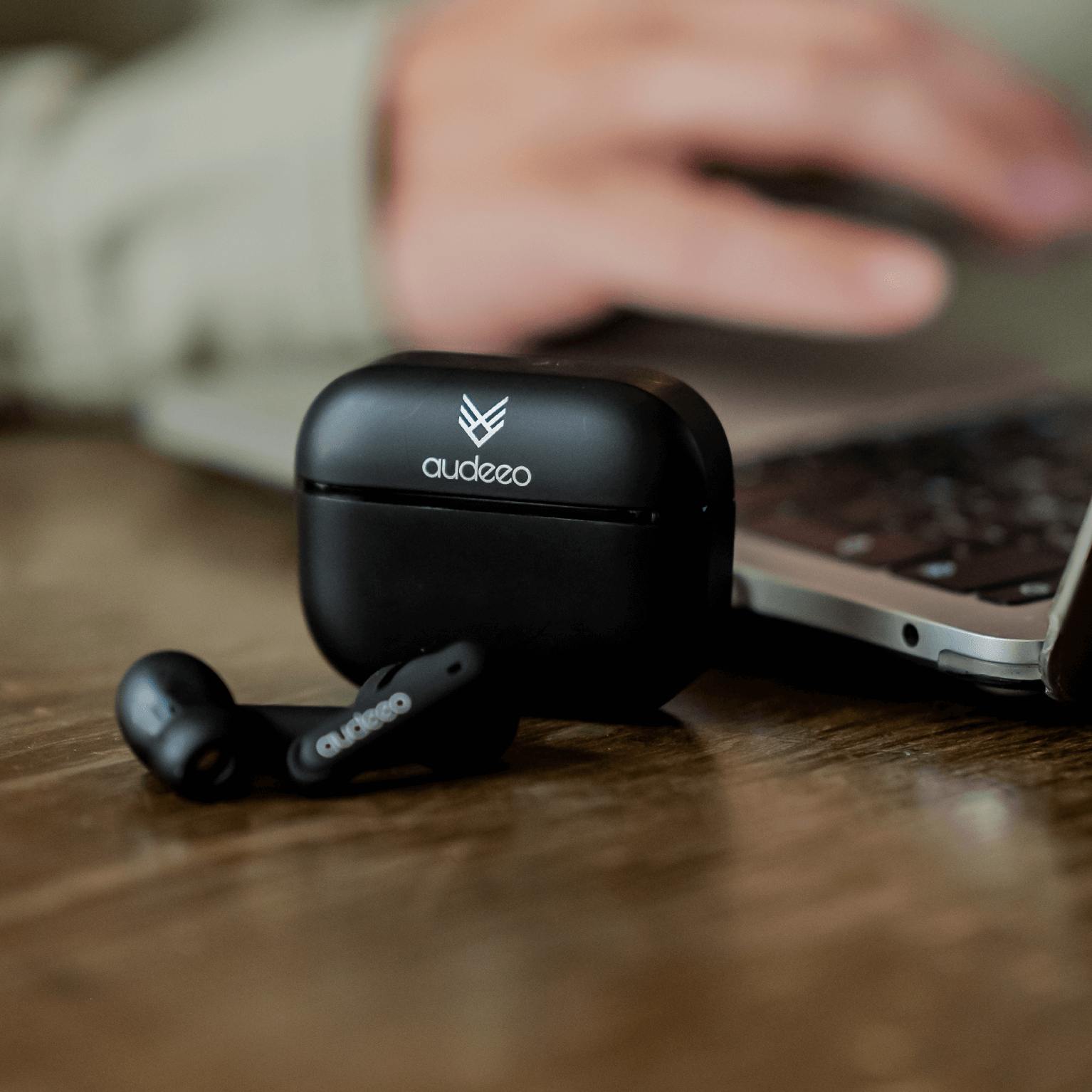 AEROPODS